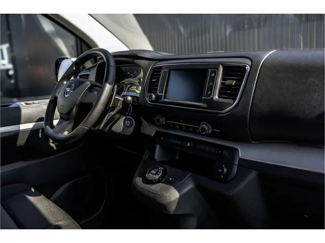 Opel Vivaro **2.0 CDTI L3H1 | 145 PK | Automaat | 6-Zits | Head-up Display | CarPlay | Navigatie | C...