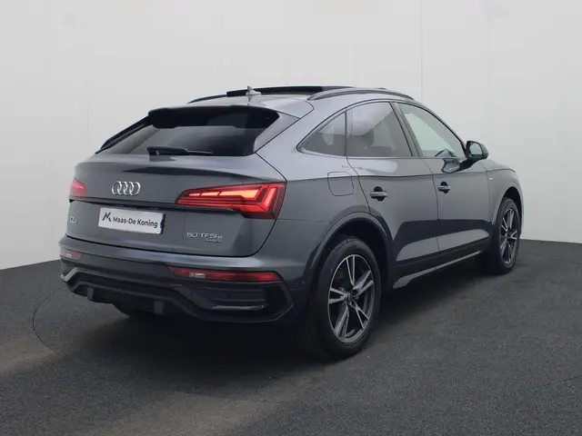 Audi Q5 Sportback 50 TFSIe 220kW/299PK S Line · Panoramadak · Trekhaak · 360°Camera · Head Up displa...