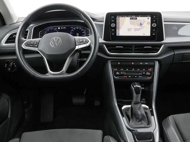 Volkswagen T-Roc 1.5 TSI 150pk DSG Style · Apple/Android Car Play · Afneembare Trekhaak · Massagefun...