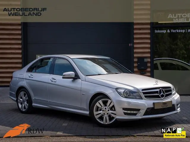 Mercedes-Benz C-klasse 180 Ambition Avantgarde AMG-line NIEUWSTAAT I AMG-line I Trekhaak I 1800kg I...