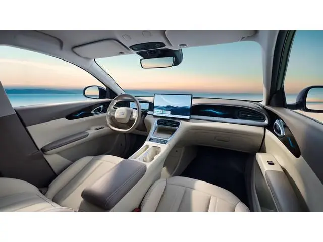 Geely Geely E2 Pro 35kWh | 252km WLTP | Camera | Keyless | Stoelverw. | 16'' | Elek. Stoelen |