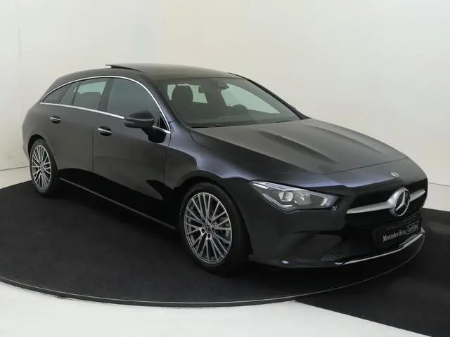 Mercedes-Benz CLA-klasse Shooting Brake 180 Luxury Line / Panaromadak / Achteruitrijcamera / Sfeerve...