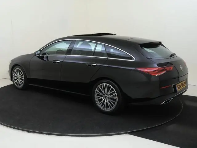 Mercedes-Benz CLA-klasse Shooting Brake 180 Luxury Line / Panaromadak / Achteruitrijcamera / Sfeerve...