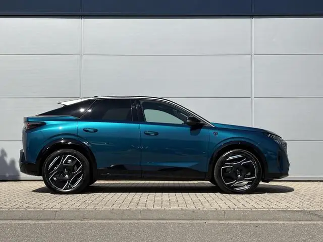 Peugeot e-3008