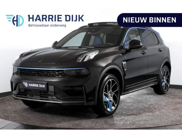 Lynk & Co 01 1.5 PHEV 261PK MY23 | Donkere hemel | 360 Camera | 7.4 kWh Boordlader | S/K-panodak | A...