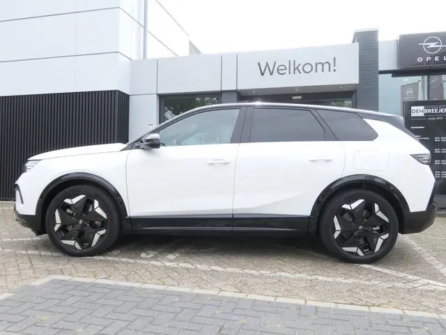 Opel Grandland Electric Ultimate AWD 73 kWh | Premium leder | Warmtepomp | Panoramadak