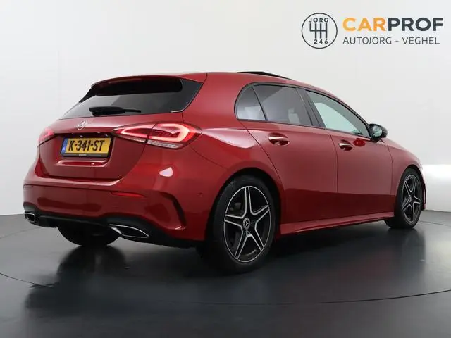 Mercedes-Benz A-klasse 180 Business Solution AMG Panoramadak | Memory | Camera | Stoelverwarming |