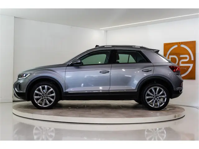 Volkswagen T-Roc 1.5 TSI Style 150PK Facelift | Pano | LED | Stoel&Stuur verw. | Carplay | Camera |...