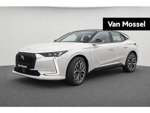 DS 4 E-Tense Trocadero | Camera | Trekhaak | Navigatie | Elektrische kofferklep