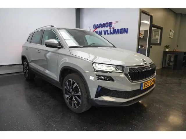 Skoda Karoq 1.5TSI ACT DSG7 Style LED/Camera/ACC/Carplay/Navi/18''Velg