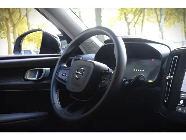 Volvo EX40