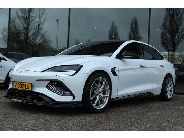 BYD SEAL DESIGN RWD 82.5 KWH SOH 97.7% | PANO | 360 CAMERA | DYNAUDIO | LED | CARPLAY | ACC |