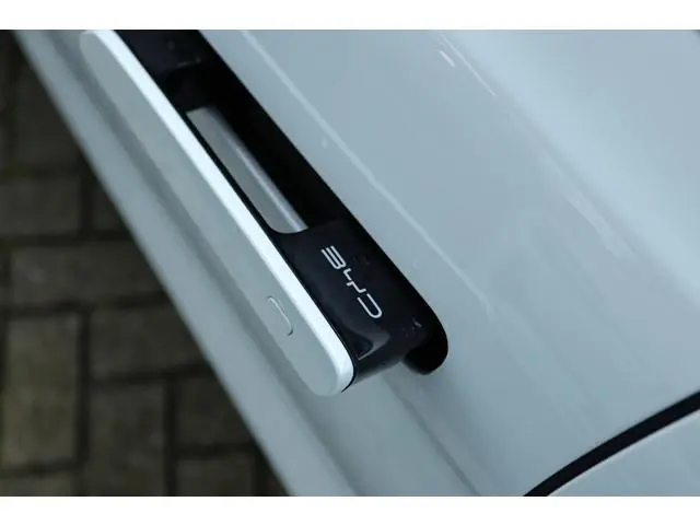 BYD SEAL