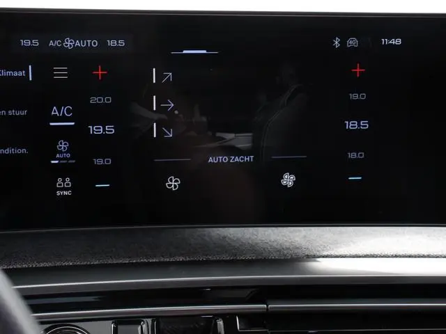 Peugeot e-3008