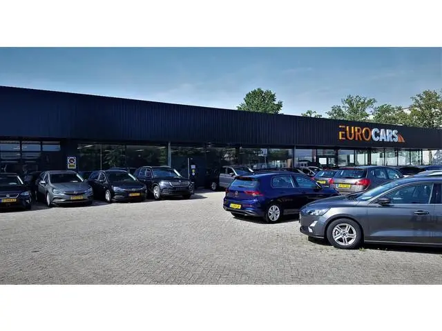 Peugeot e-3008
