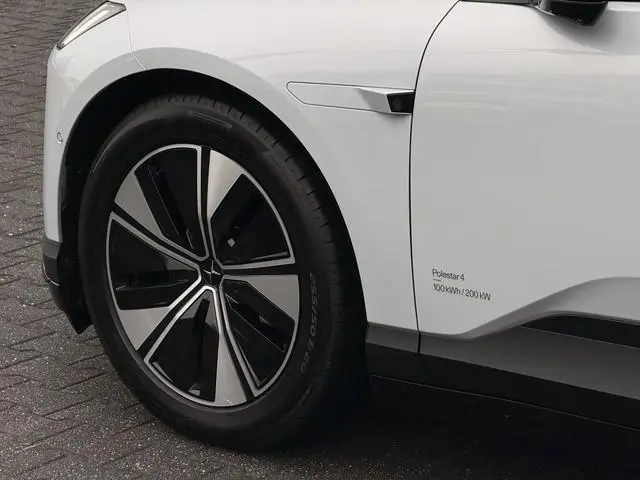 Polestar 4