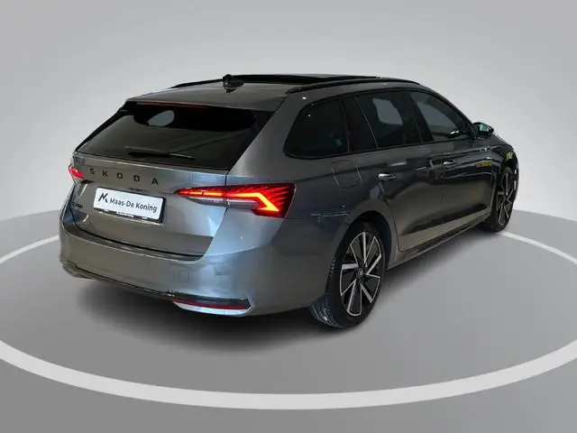 Skoda Octavia Combi 1.5TSI/150PK MHEV Sportline DSG · Panoramadak · Navigatie · 360°Camera + Parkeer...