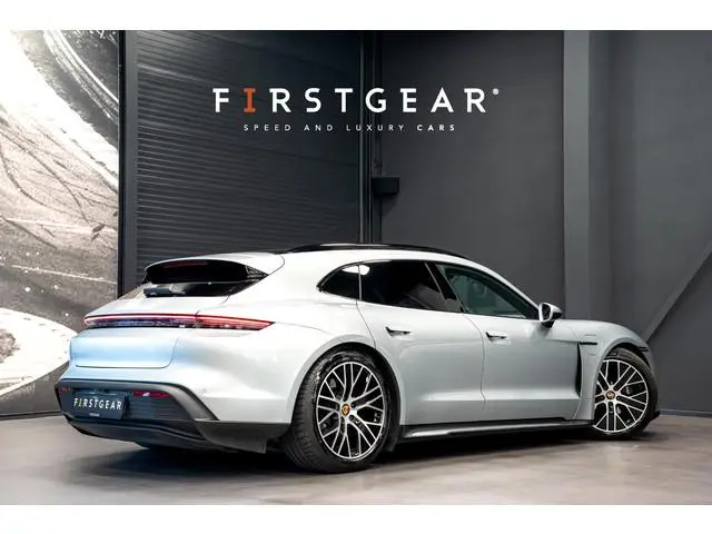 Porsche Taycan Sport Turismo 93 kWh *BOSE / Panorama / 18-wegs Sportstoelen / Warmtepomp / Memory /...