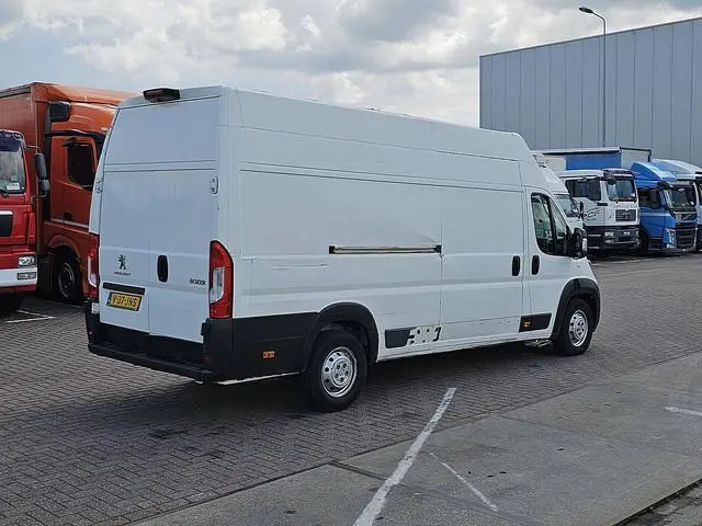 PEUGEOT BOXER 2.2 l4h3 engine defect