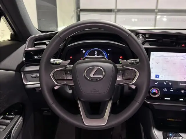 Lexus RZ