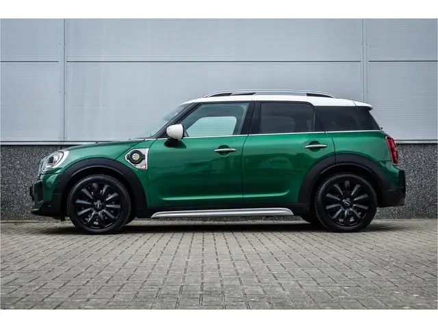 MINI Countryman Cooper S E ALL4 Pano / Adaptieve cruise / Leder / 18inch / Camera /