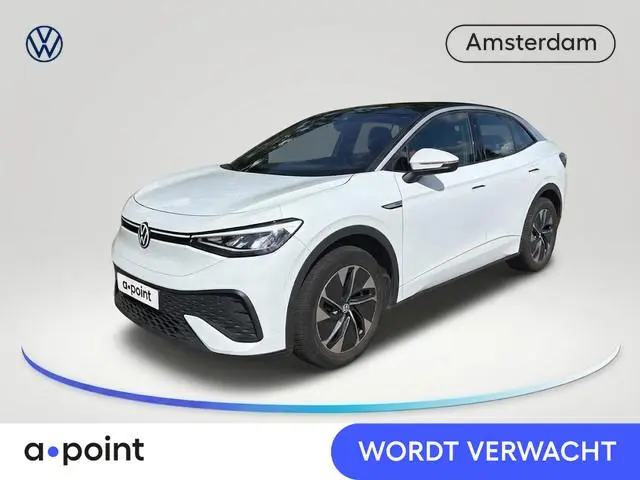 Volkswagen ID.5 Pro 77 kWh 174 PK | Wegklapbare trekhaak | Voorstoelen verwarmd | 19 Inch