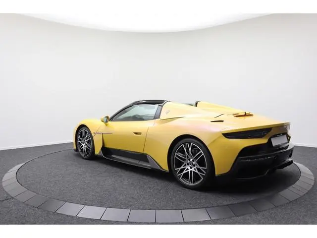 Maserati MC20