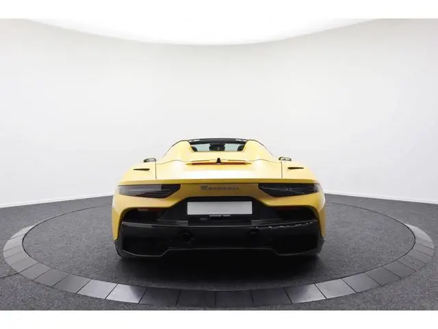 Maserati MC20