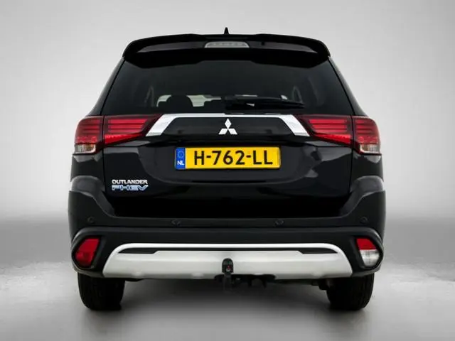 Mitsubishi Outlander 2.4 PHEV Pure | Eerste eigenaar | Apple Carplay/Android Auto | Cruise | kunstle...