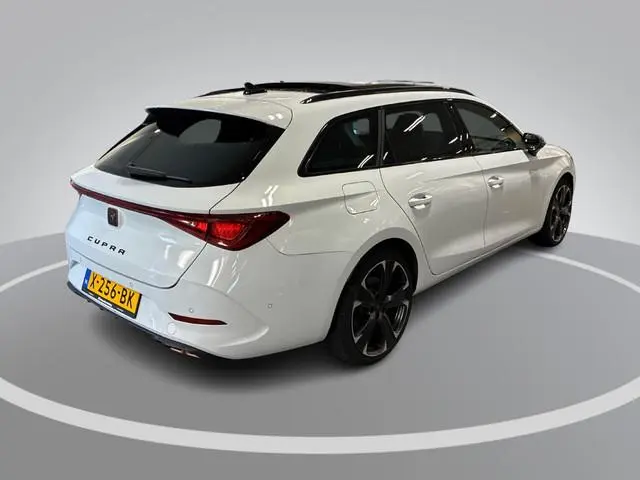 CUPRA Leon Sportstourer 1.4 245pk DSG e-Hybrid VZ Adrenaline · Panoramadak · Camera · Keyless · Stuu...