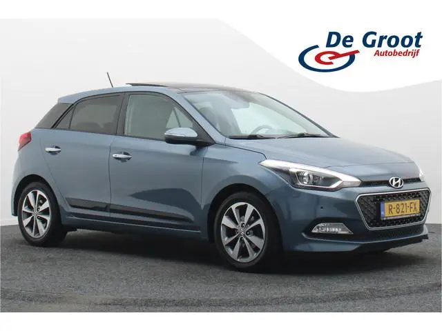 Hyundai i20 1.2 HP i-Motion Panoramadak, Leer, Keyless, Camera, Climate, PDC