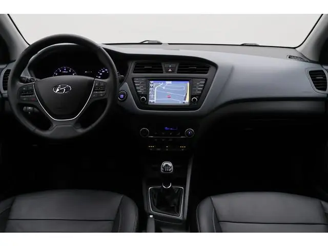 Hyundai i20 1.2 HP i-Motion Panoramadak, Leer, Keyless, Camera, Climate, PDC