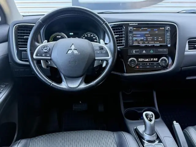 Mitsubishi Outlander 2.0 PHEV Executive Edition 1e Eigenaar|Camera|Cruise|Trekhaak|Navi|Lm velgen|El...