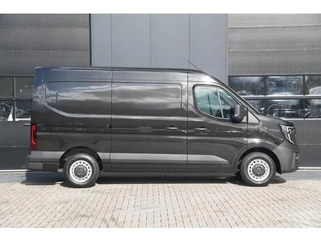 Renault Master E-Tech T35 L2H2 Advance Long Range 87 kWh 143pk  - Navi - Camera - Betimmering - Trek...