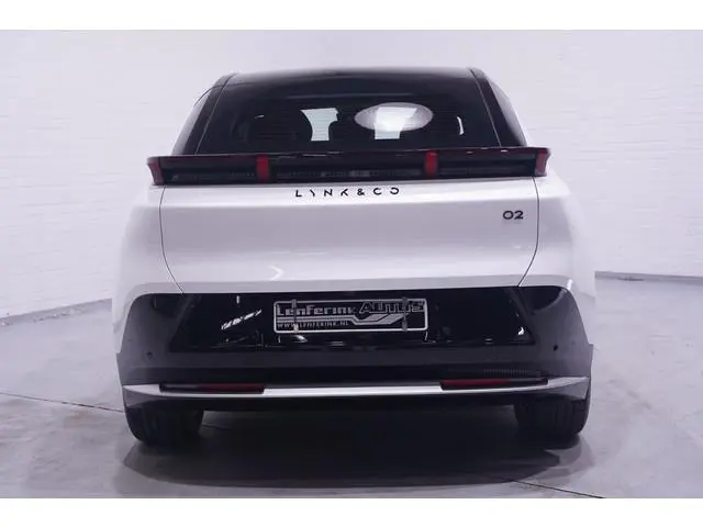 Lynk & Co 02