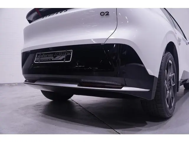 Lynk & Co 02