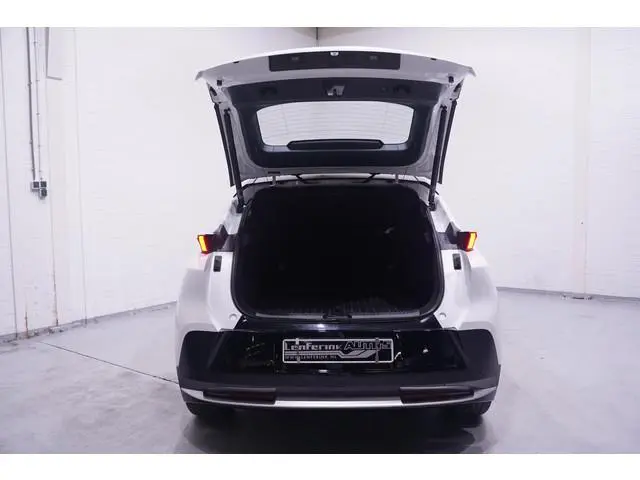 Lynk & Co 02