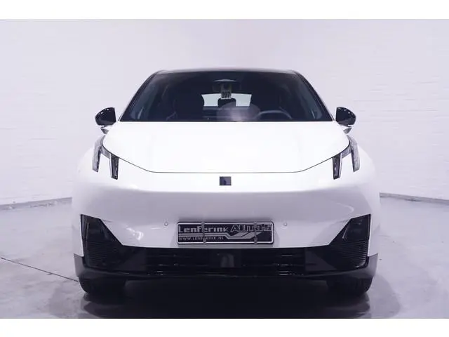 Lynk & Co 02