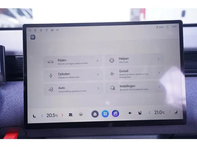 Lynk & Co 02