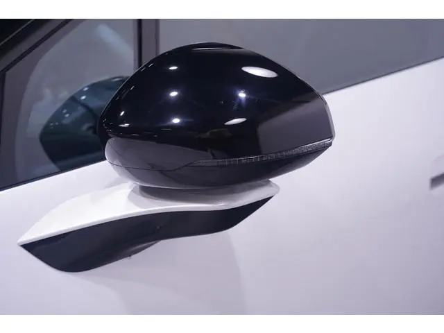 Lynk & Co 02