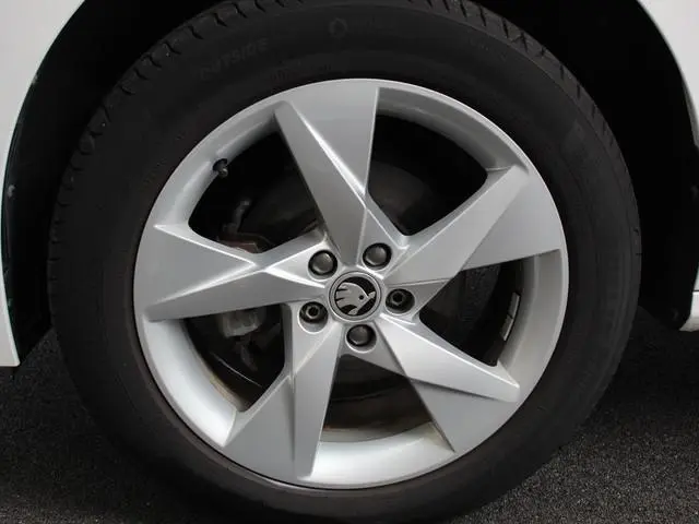 Skoda Kamiq 1.0 TSI Sport Business Climate control Cruise control Achteruitrijcamera Parkeersensoren...