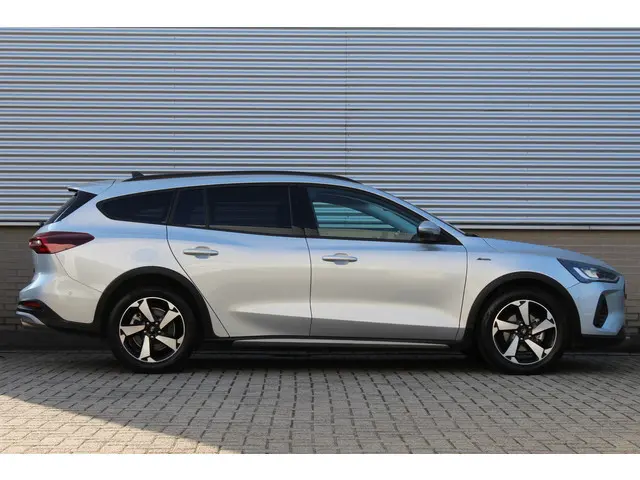 Ford Focus Wagon 1.0 EcoBoost 125PK Titanium Active ACTIE | Adaptieve Cruis | BLIS | Led | Navigatie...