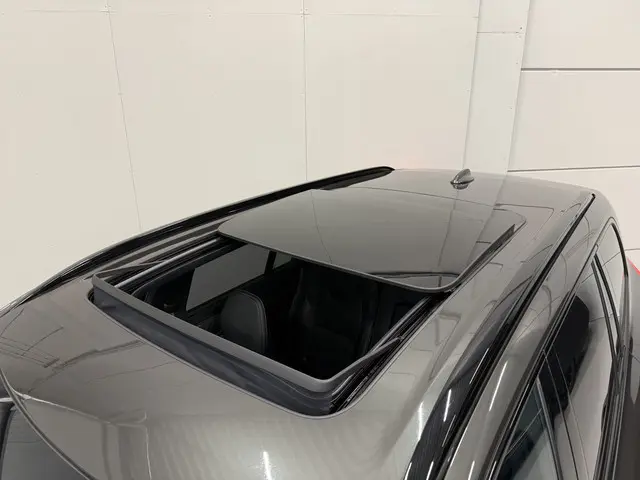 Volvo XC90 T8 Recharge AWD R-Design PANO/LUCHTVERING/B&W/TREKHAAK/22"BLACK/HEAD-UP/MASSAGE+VENTILATI...