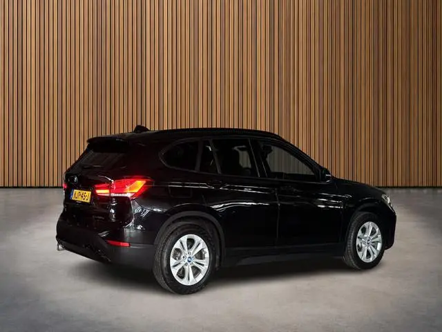 BMW X1 xDrive25e Executive 2e-Eig. & Keurig-Onderh. BOVAG-Garantie. NL-Auto.