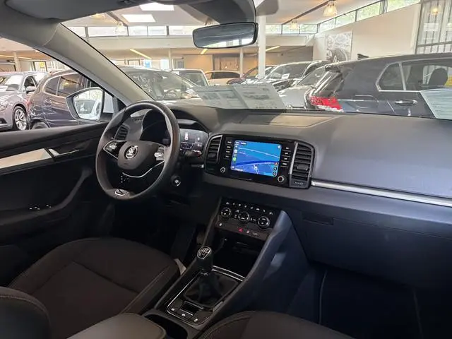 ŠKODA Karoq TSI 115PK SELECTION CARPLAY/LED/ECC