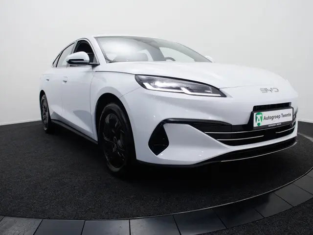 BYD SEAL