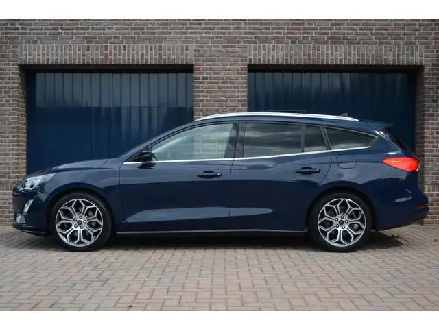 Ford Focus Wagon 1.0 EcoBoost Titanium Business | Panoramadak | Trekhaak | Leder | Keyless