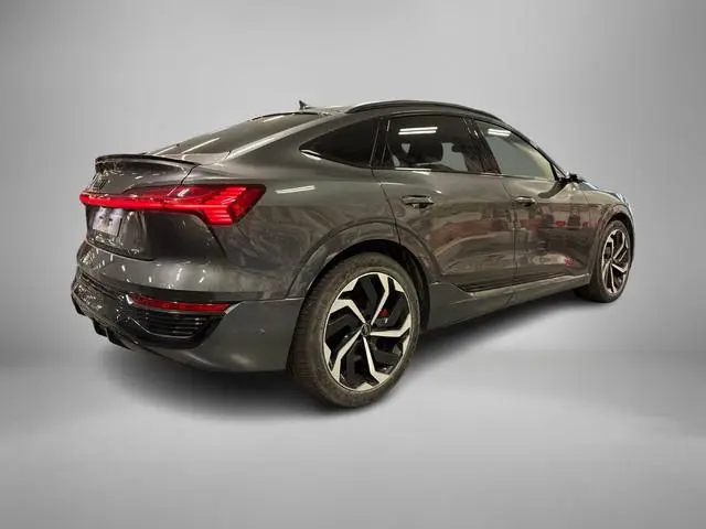 Audi Q8 Sportback e-tron 55 408pk Quattro S Edition Competition 115 kWh · SOH 93,5% · Panoramadak ·...