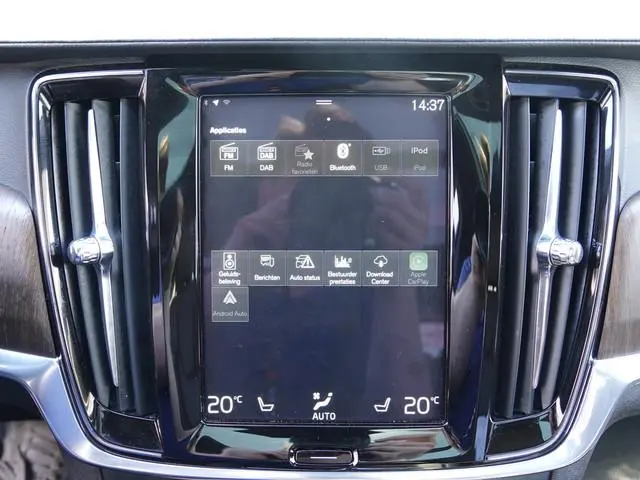 Volvo V90