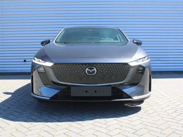 Mazda 6e Takumi Long Range 80 kWh | Actieradius tot 552 km (WLTP) | Hoge korting! | Zwart leder | 18...